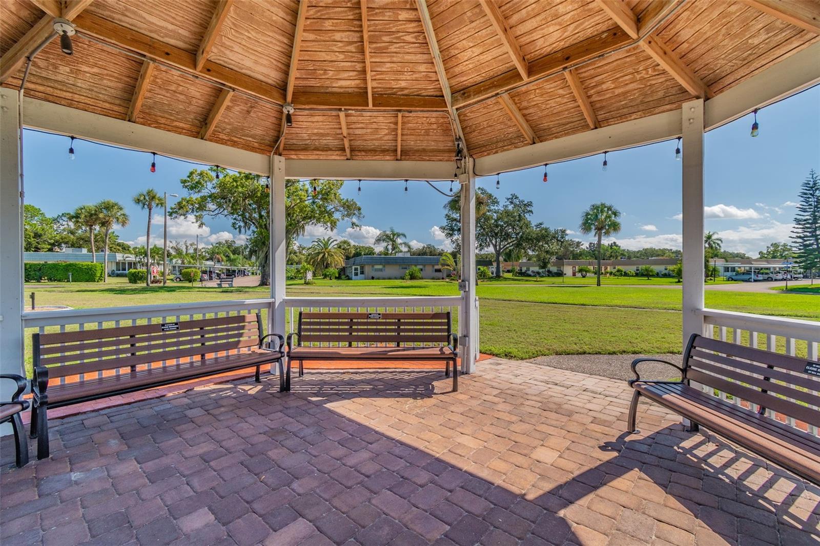 140 GLENDOWER CIR #1