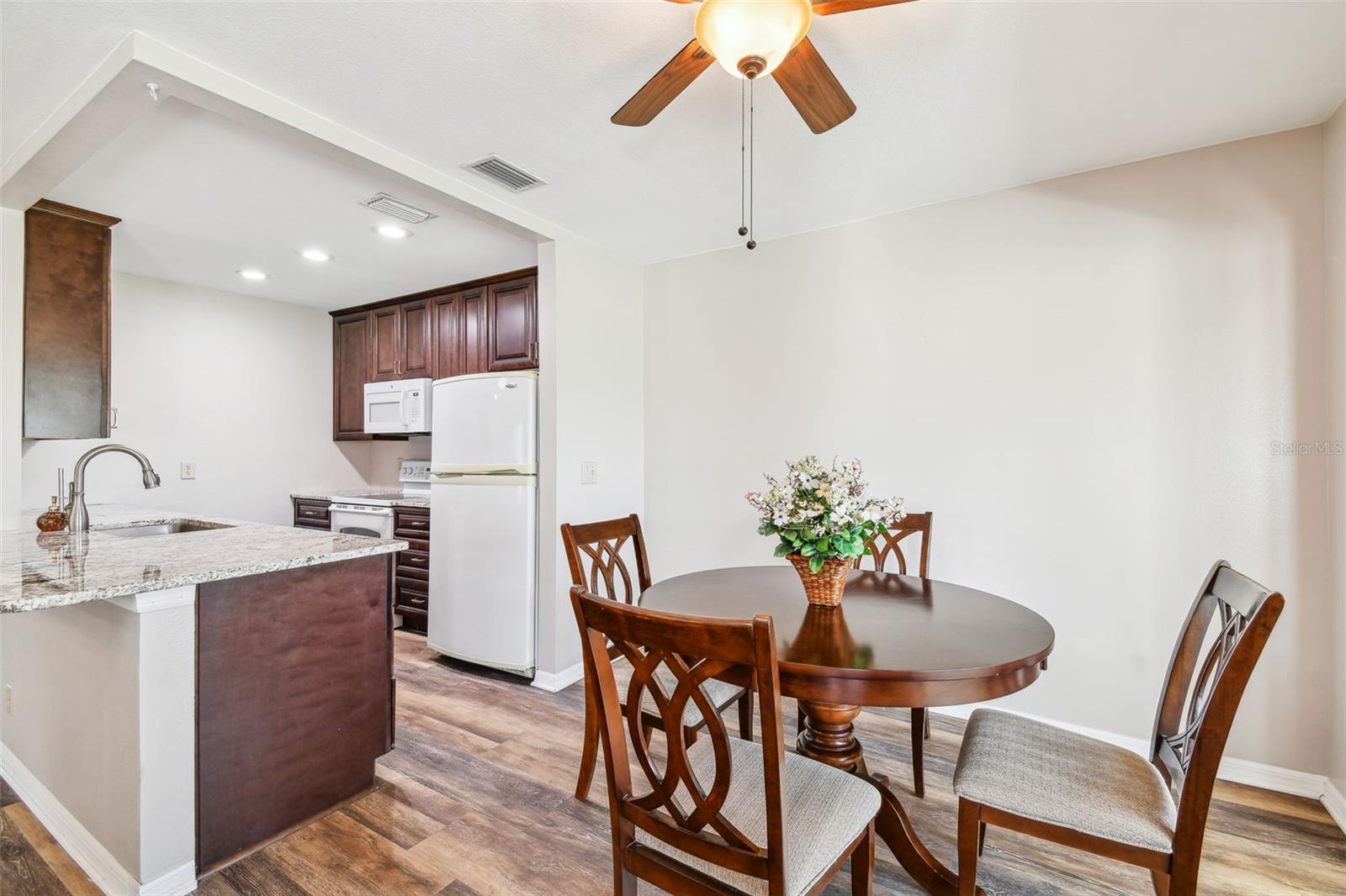 140 GLENDOWER CIR #1