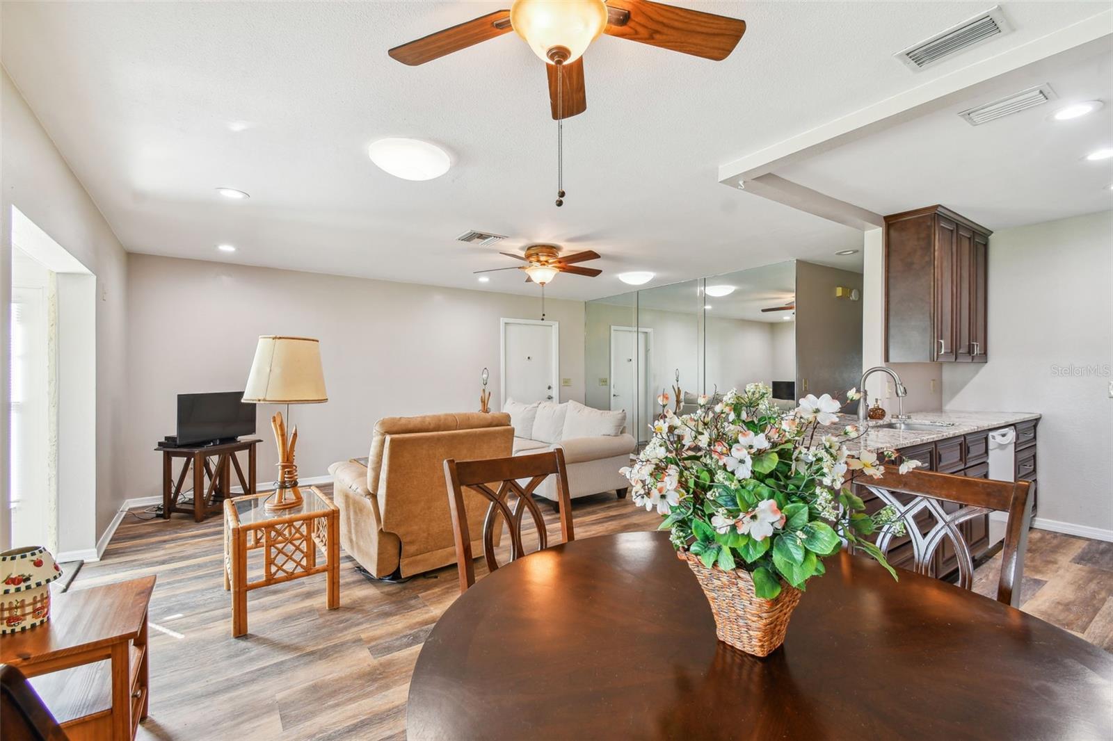 140 GLENDOWER CIR #1