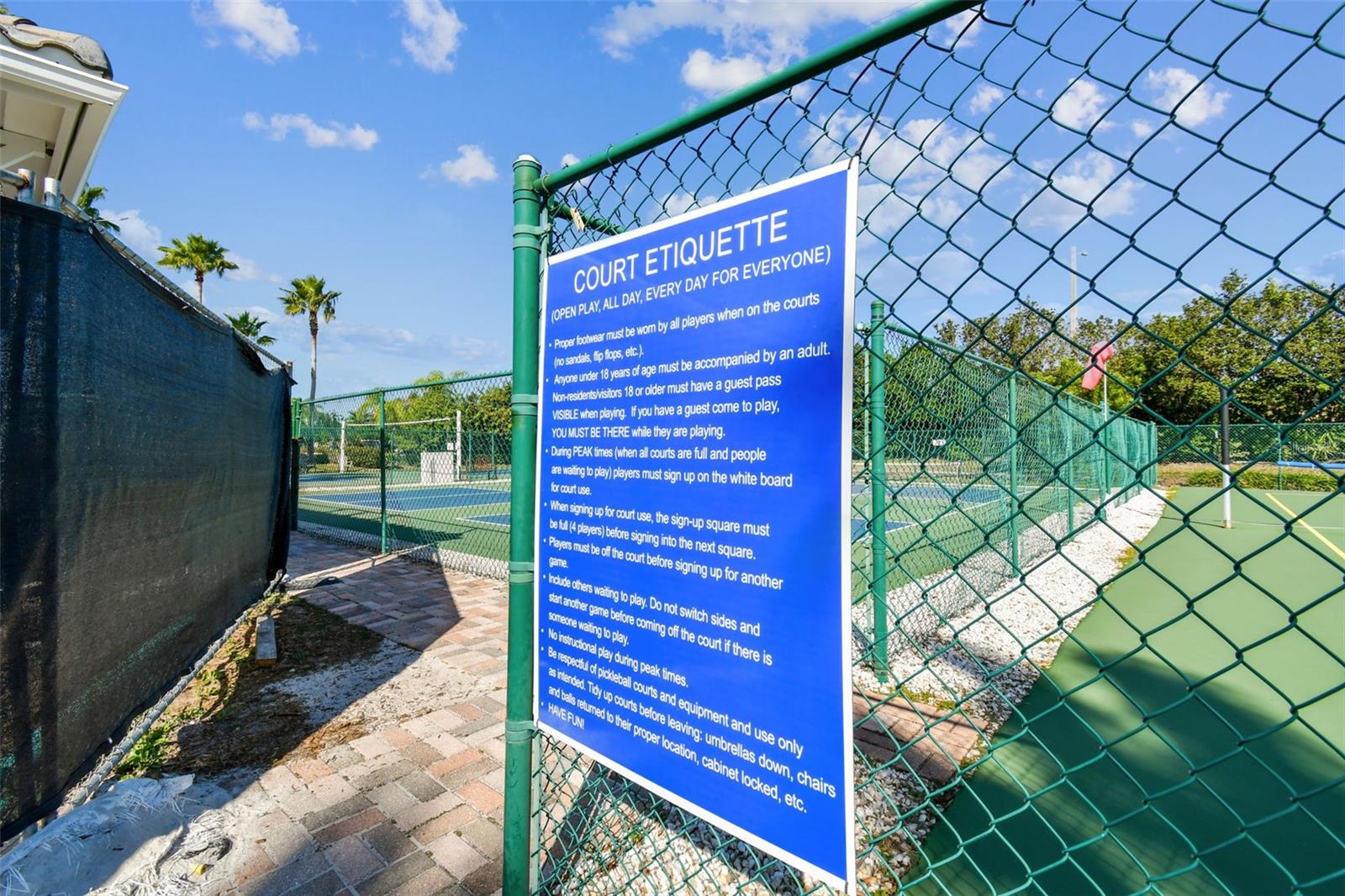 140 GLENDOWER CIR #1