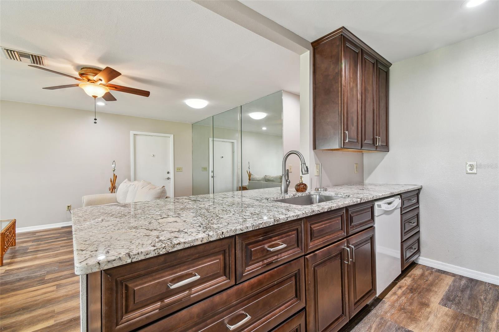 140 GLENDOWER CIR #1