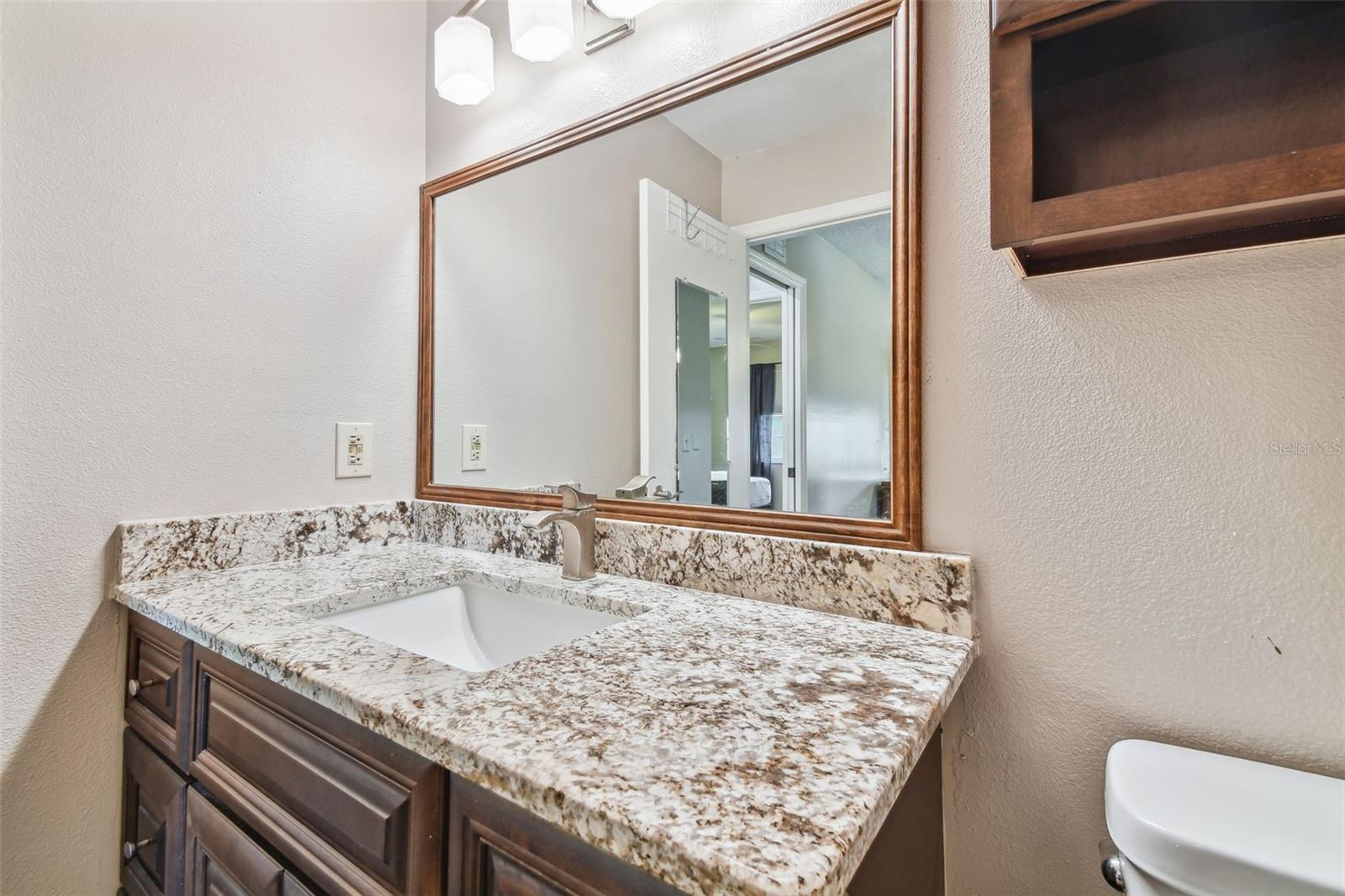 140 GLENDOWER CIR #1