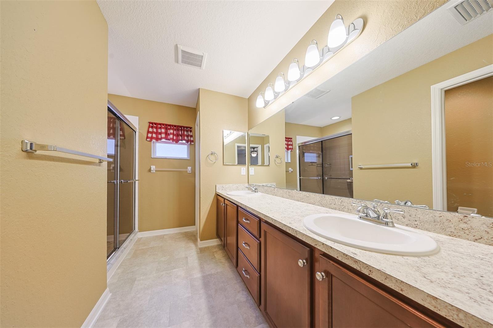 1016 CHANDLER SNOWDEN CT