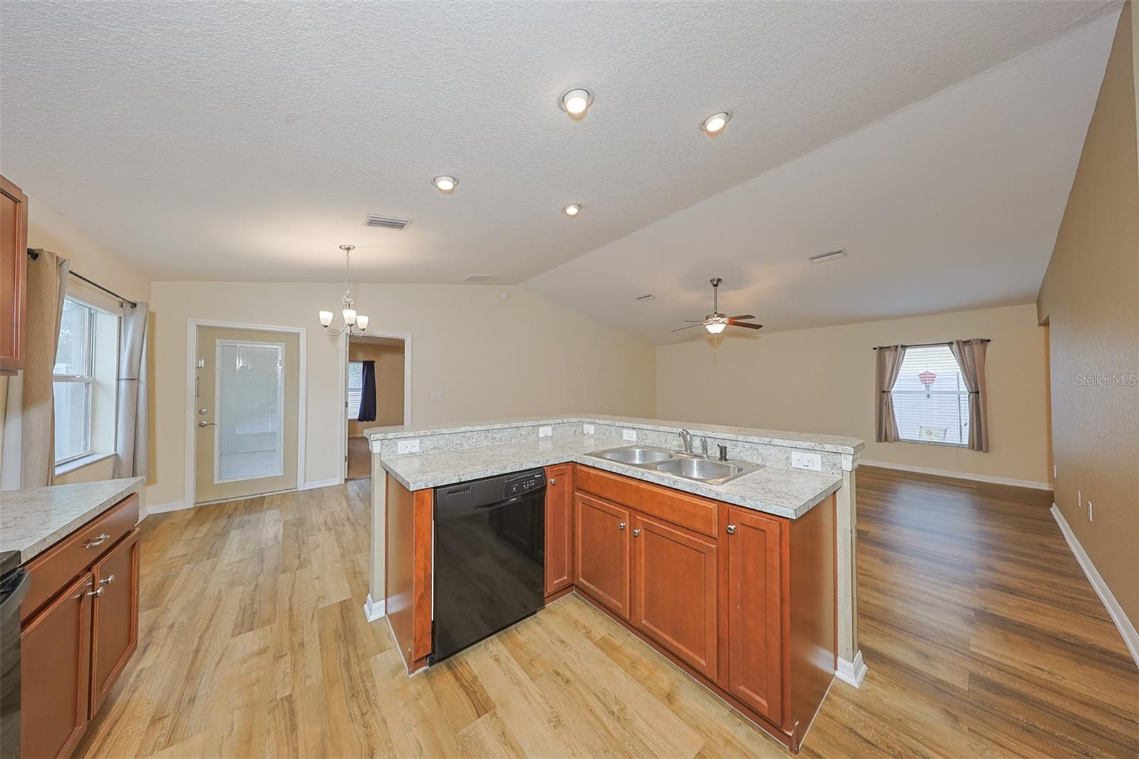 1016 CHANDLER SNOWDEN CT