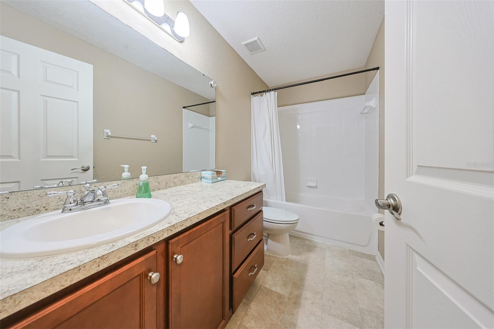 1016 CHANDLER SNOWDEN CT