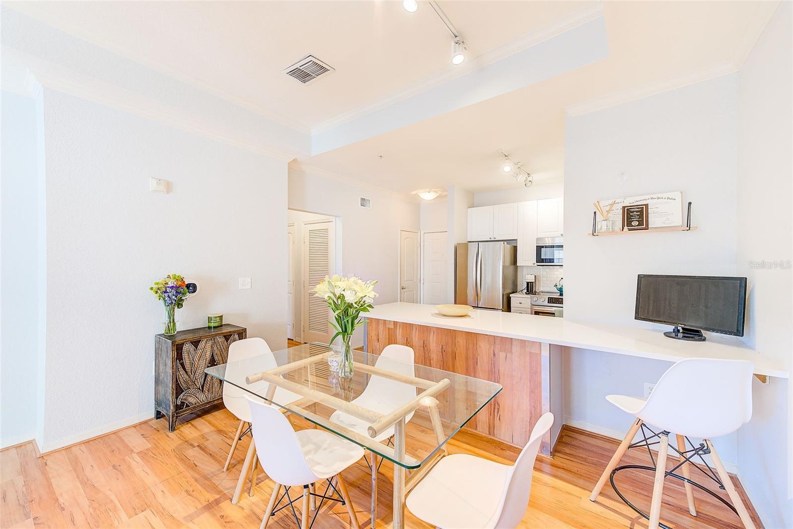 4221 W SPRUCE ST #2402