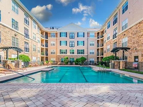 4221 W SPRUCE ST #2402