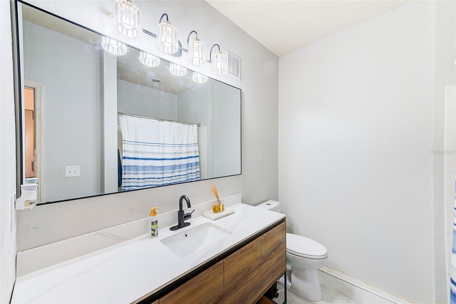 4221 W SPRUCE ST #2402