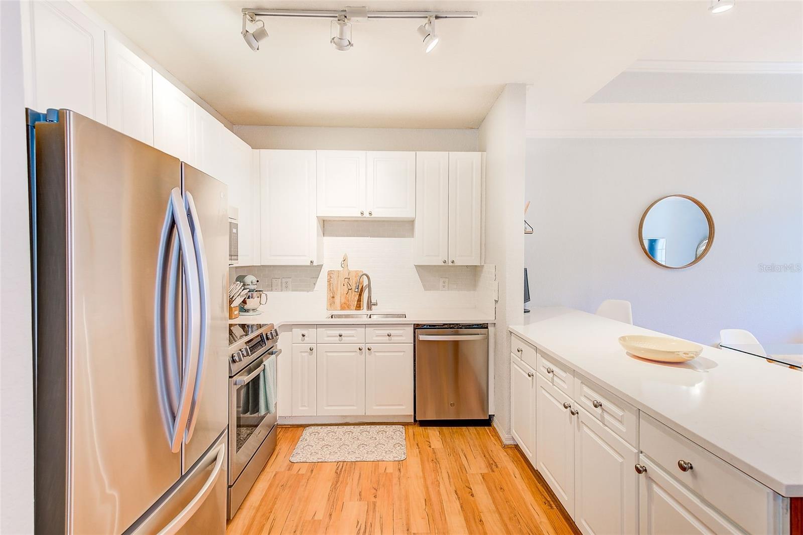 4221 W SPRUCE ST #2402