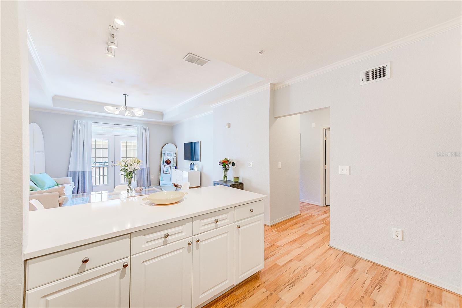 4221 W SPRUCE ST #2402