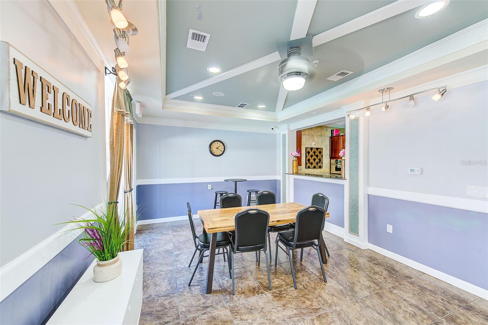 4221 W SPRUCE ST #2402