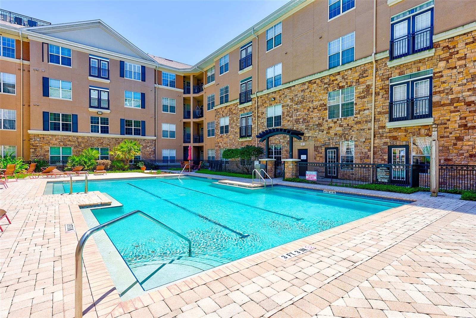 4221 W SPRUCE ST #2402