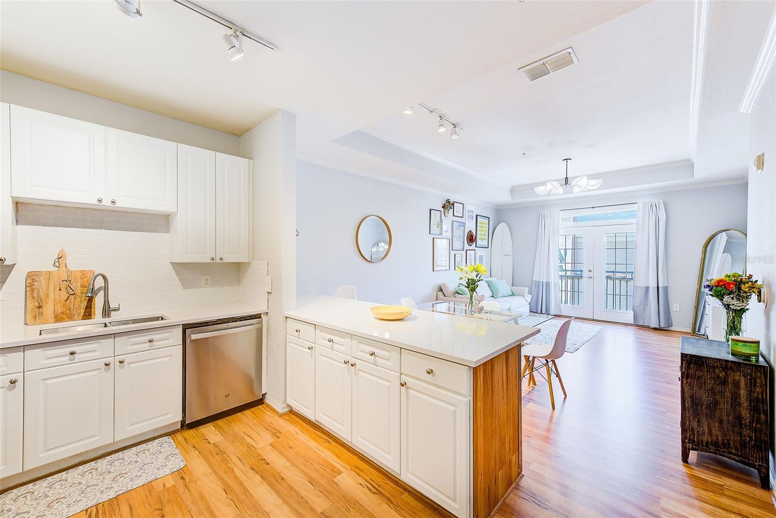 4221 W SPRUCE ST #2402