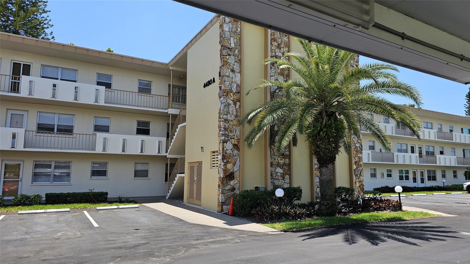 4480 IRONWOOD CIR #209A