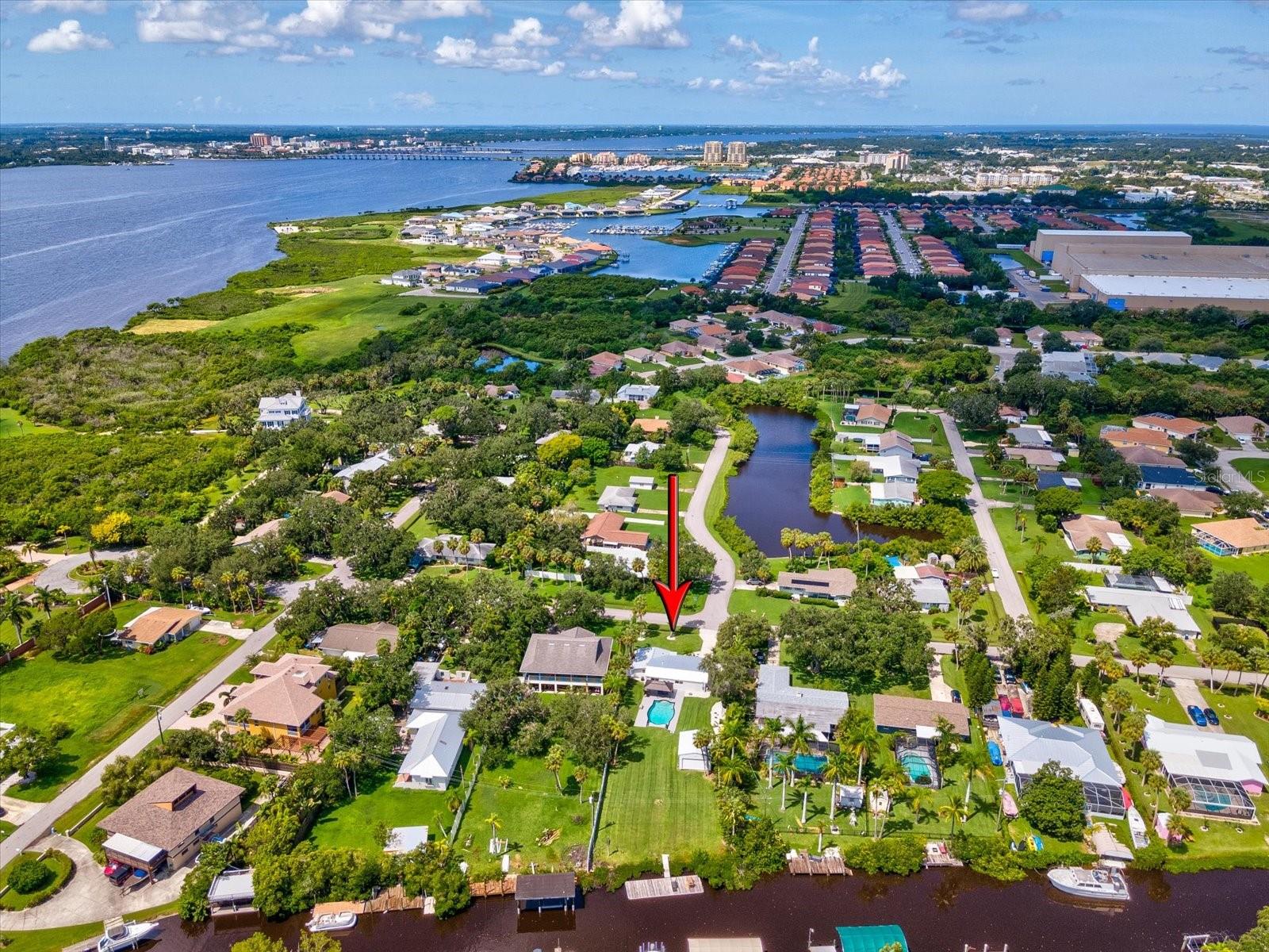 352 HIGHLAND SHORES DR