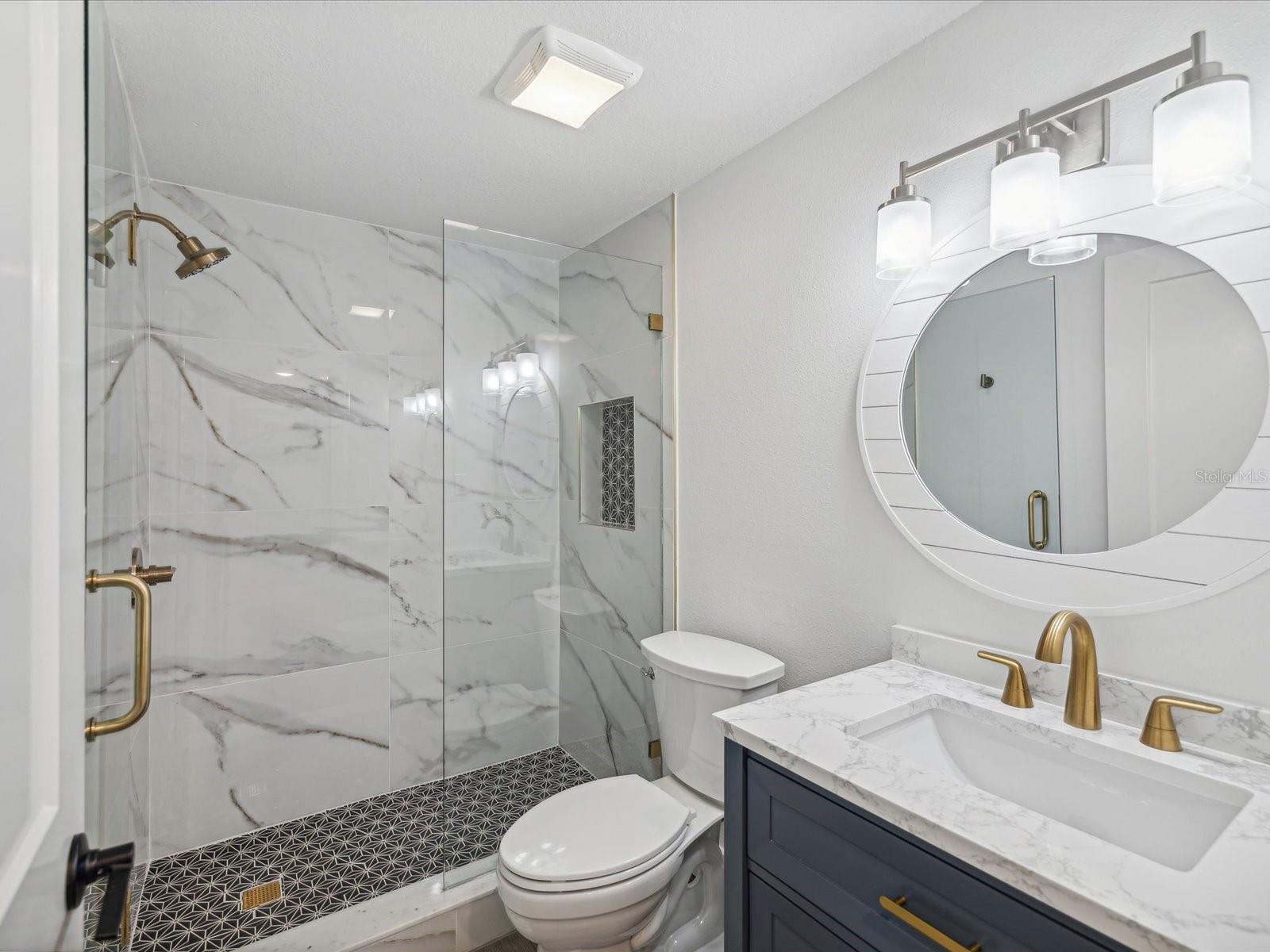 352 HIGHLAND SHORES DR