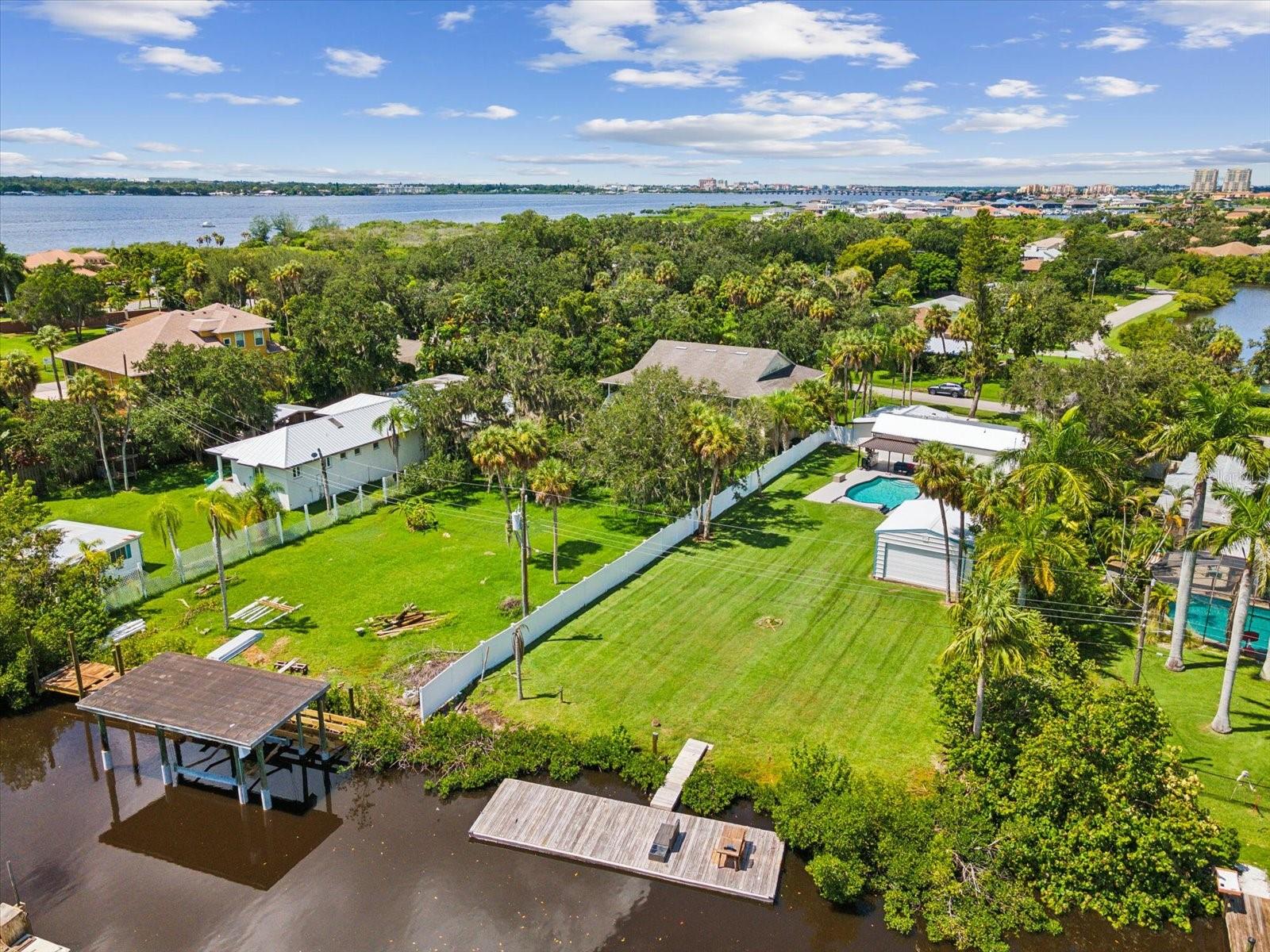 352 HIGHLAND SHORES DR