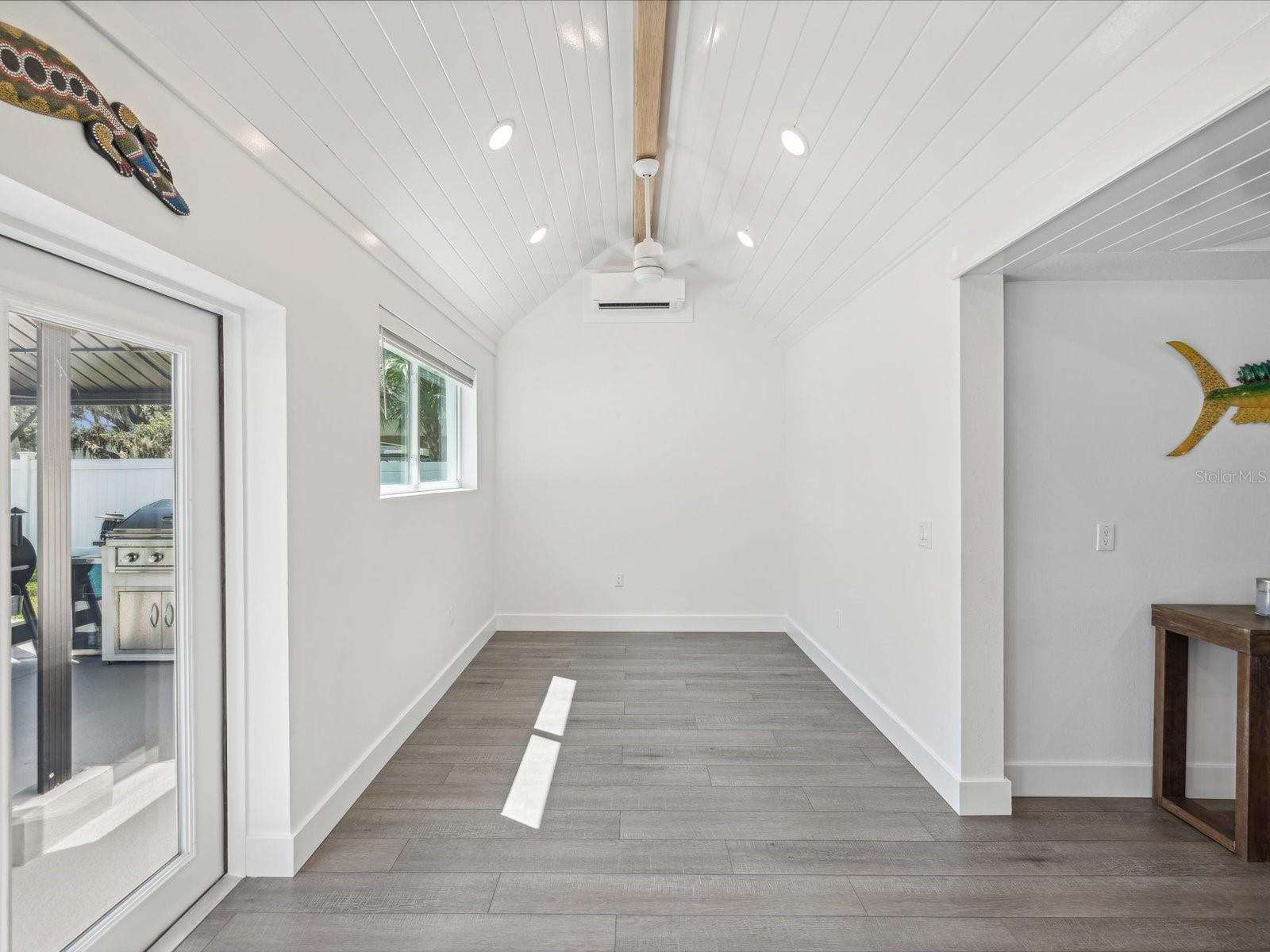 352 HIGHLAND SHORES DR