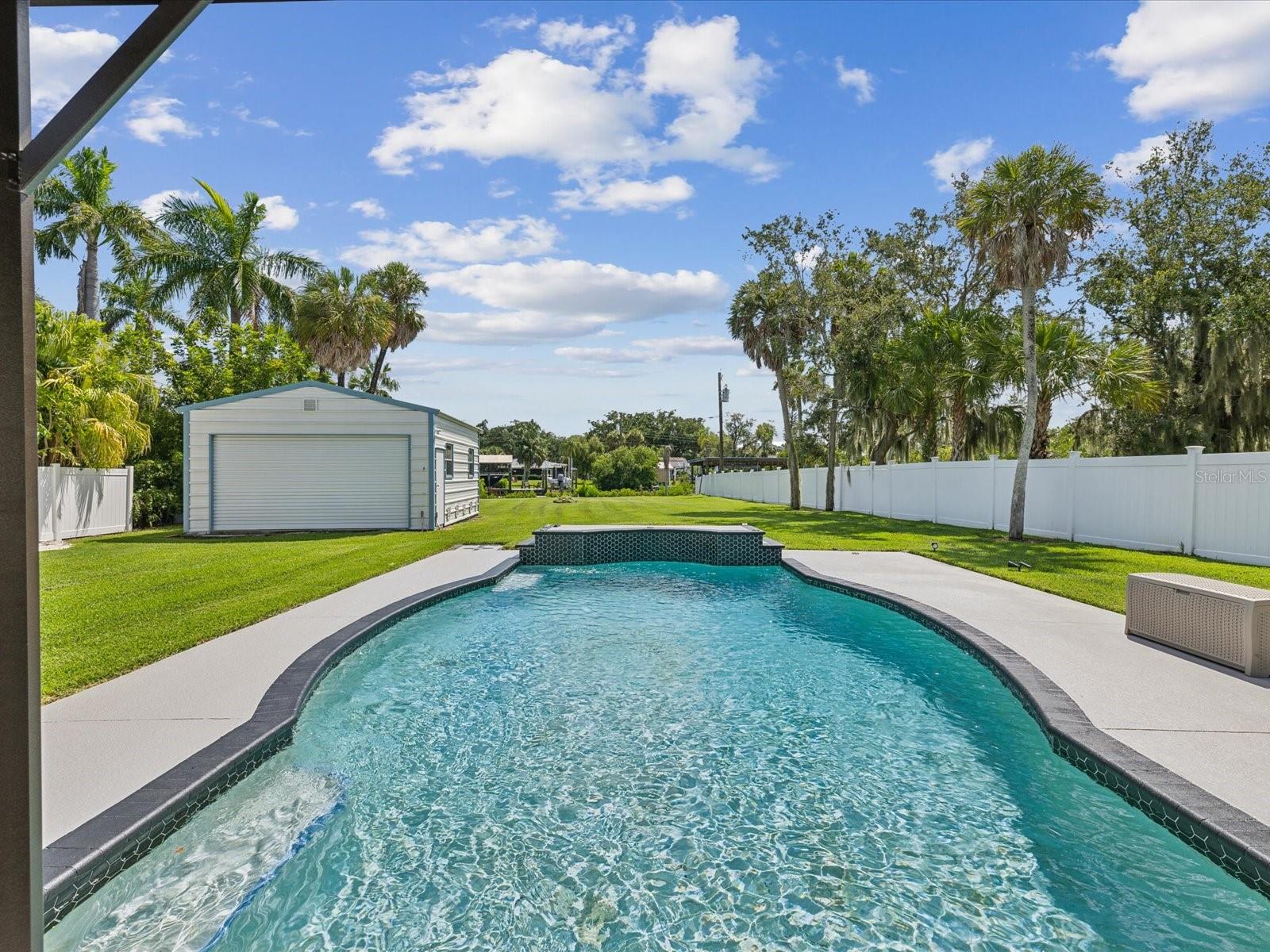 352 HIGHLAND SHORES DR