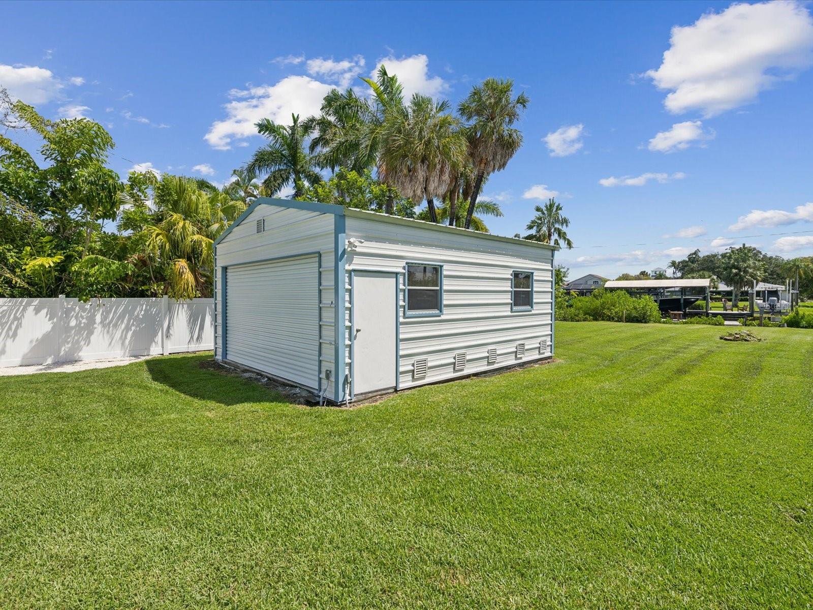 352 HIGHLAND SHORES DR