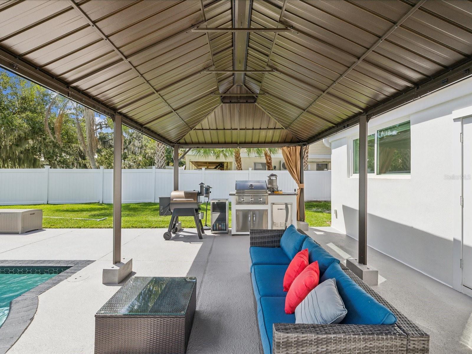 352 HIGHLAND SHORES DR