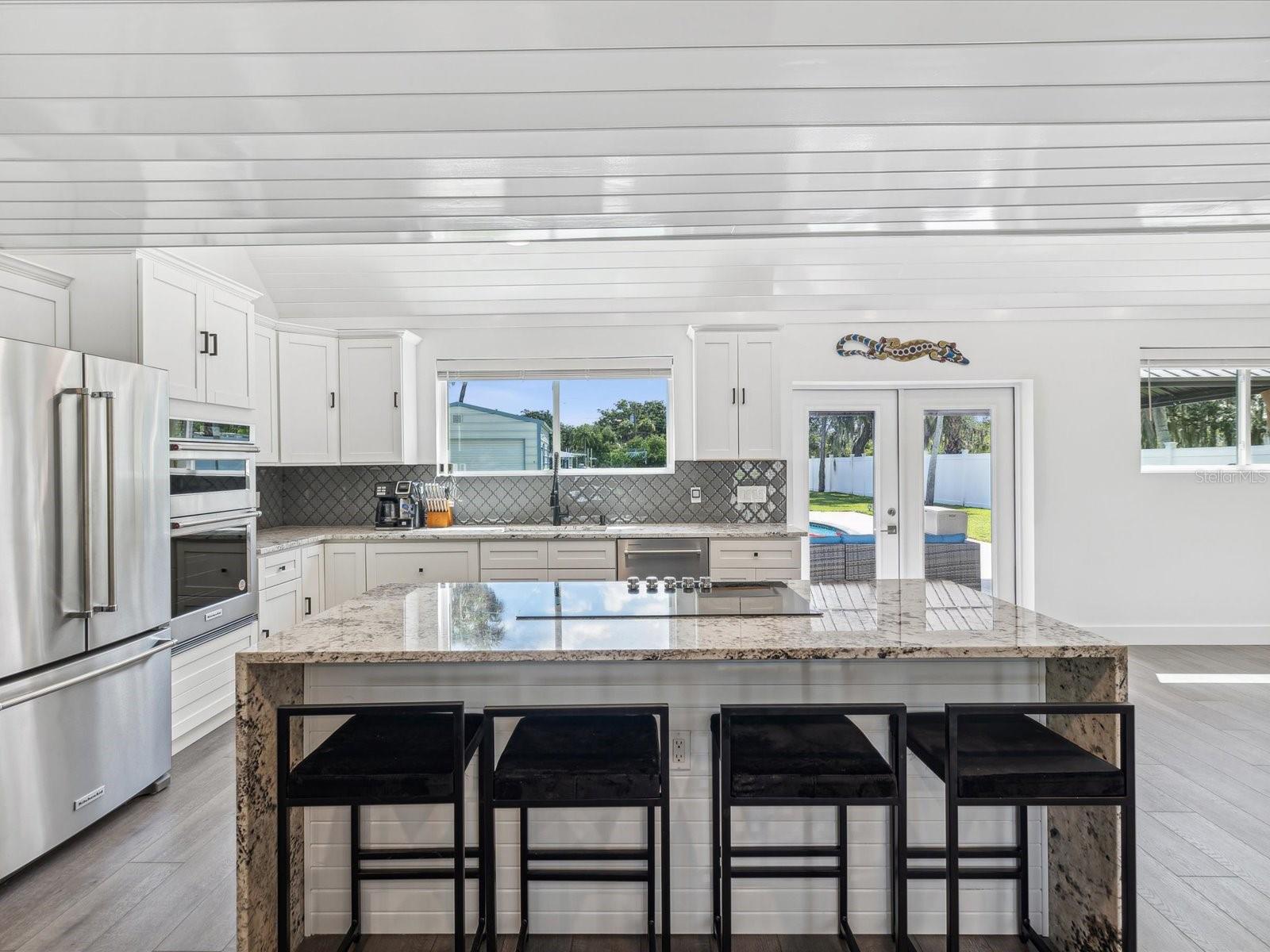352 HIGHLAND SHORES DR