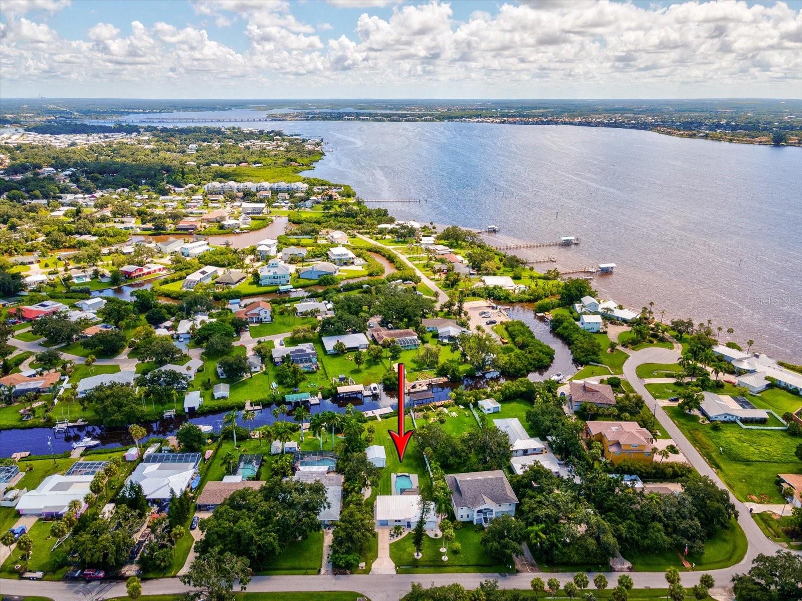 352 HIGHLAND SHORES DR
