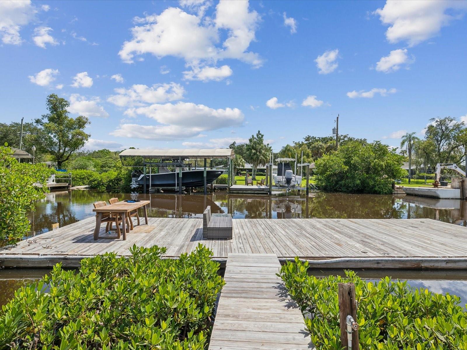 352 HIGHLAND SHORES DR