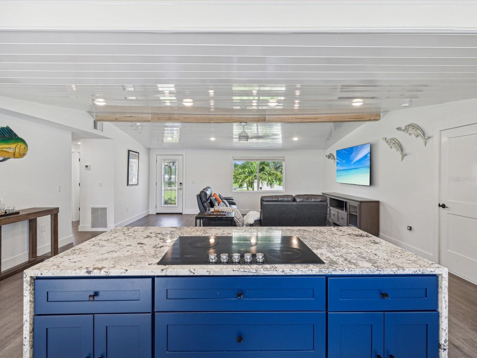 352 HIGHLAND SHORES DR