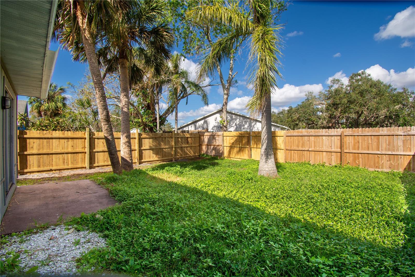 1637/1639 82ND STREET CT E