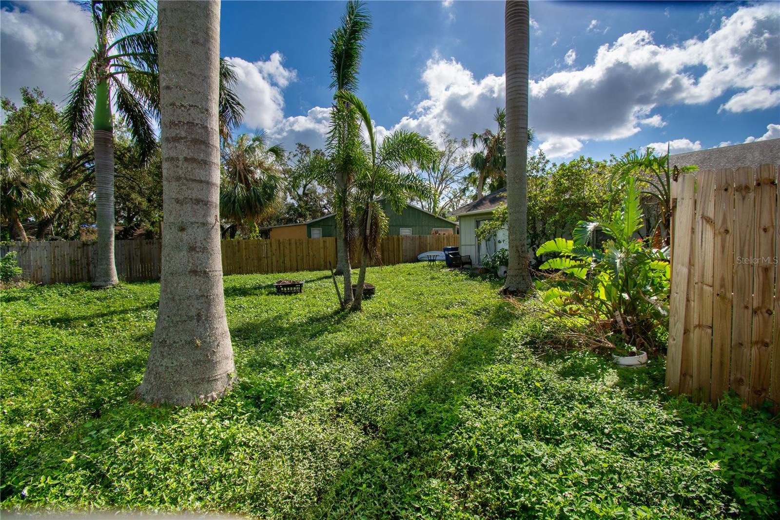 1637/1639 82ND STREET CT E