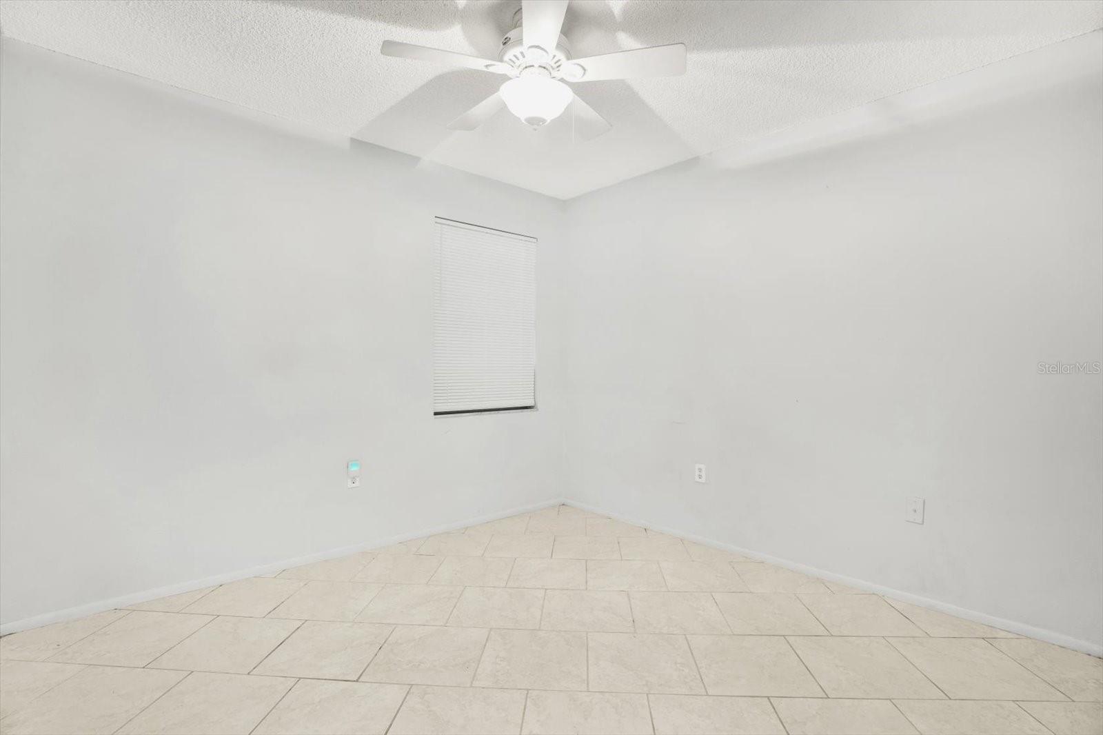 1637/1639 82ND STREET CT E