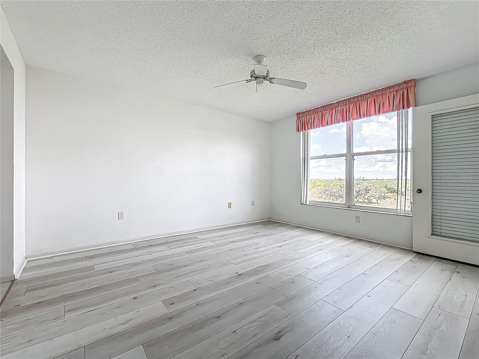 4410 FAIRWAYS BLVD BLVD #607