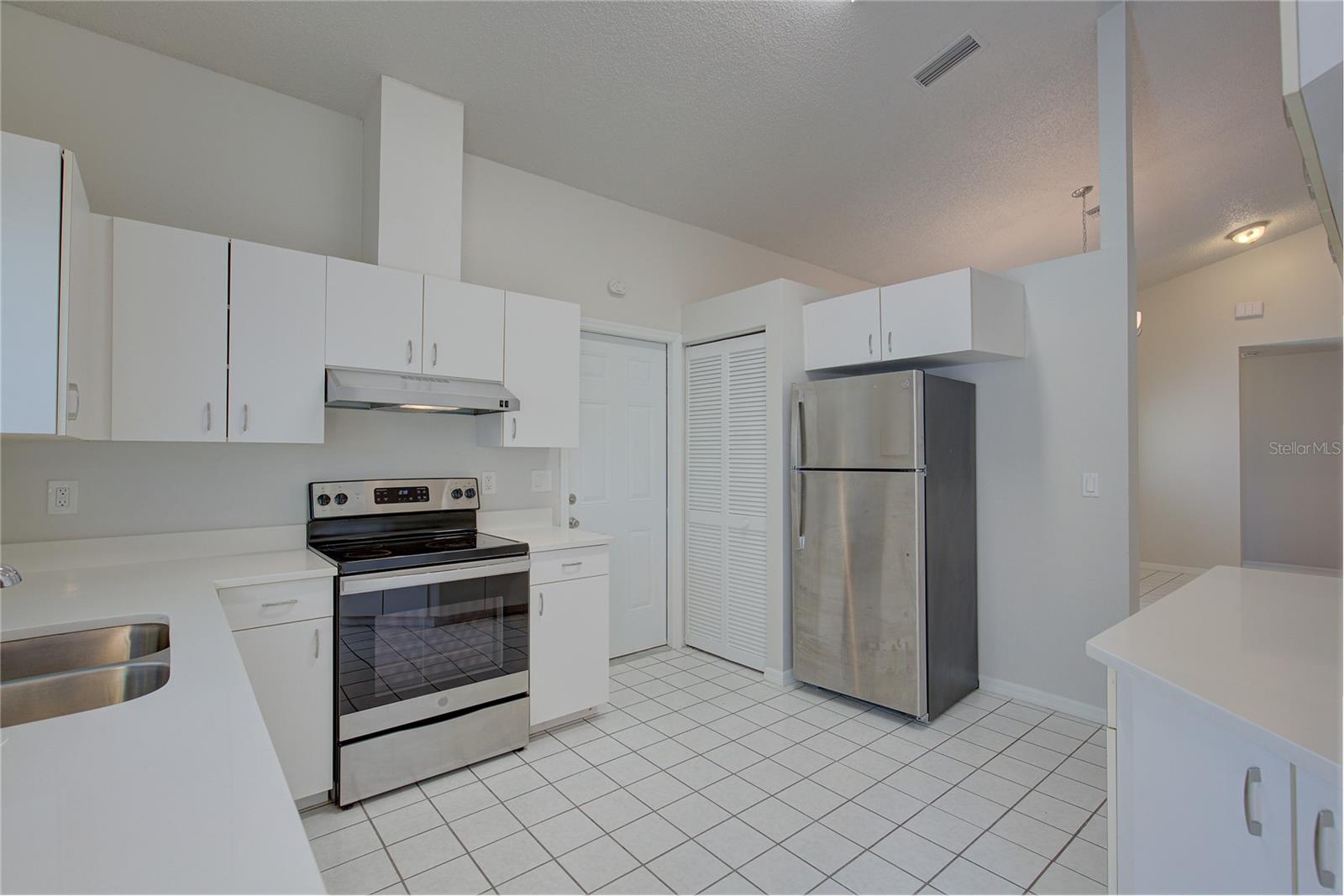 5624 29TH STREET CIR E