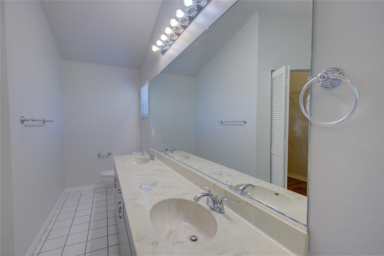 5624 29TH STREET CIR E