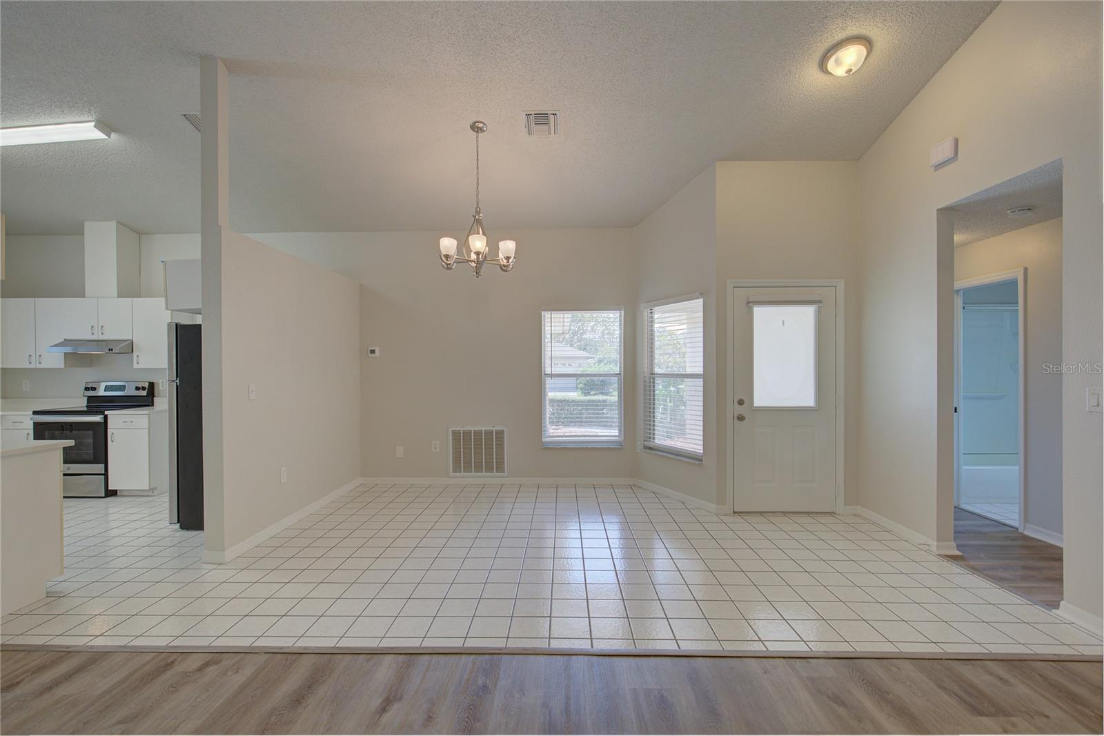 5624 29TH STREET CIR E