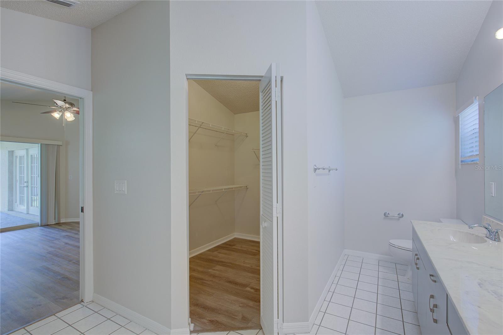 5624 29TH STREET CIR E