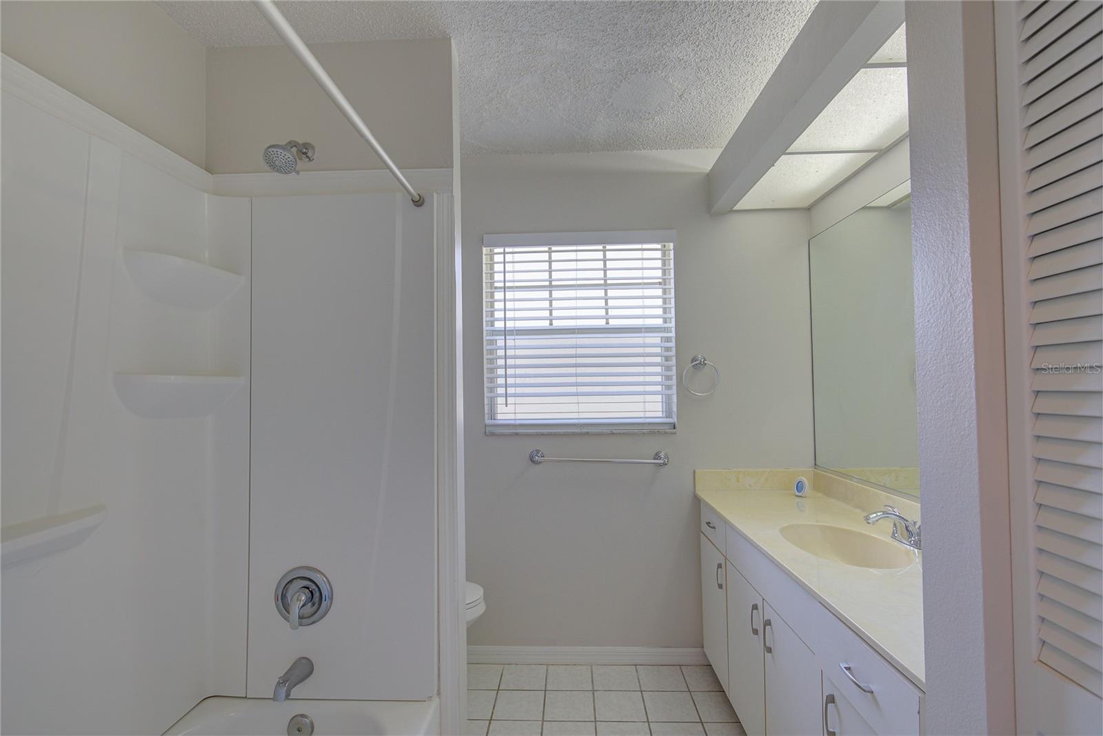 5624 29TH STREET CIR E