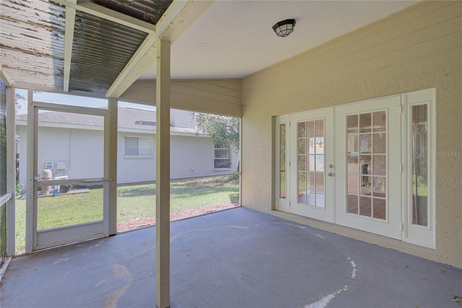 5624 29TH STREET CIR E