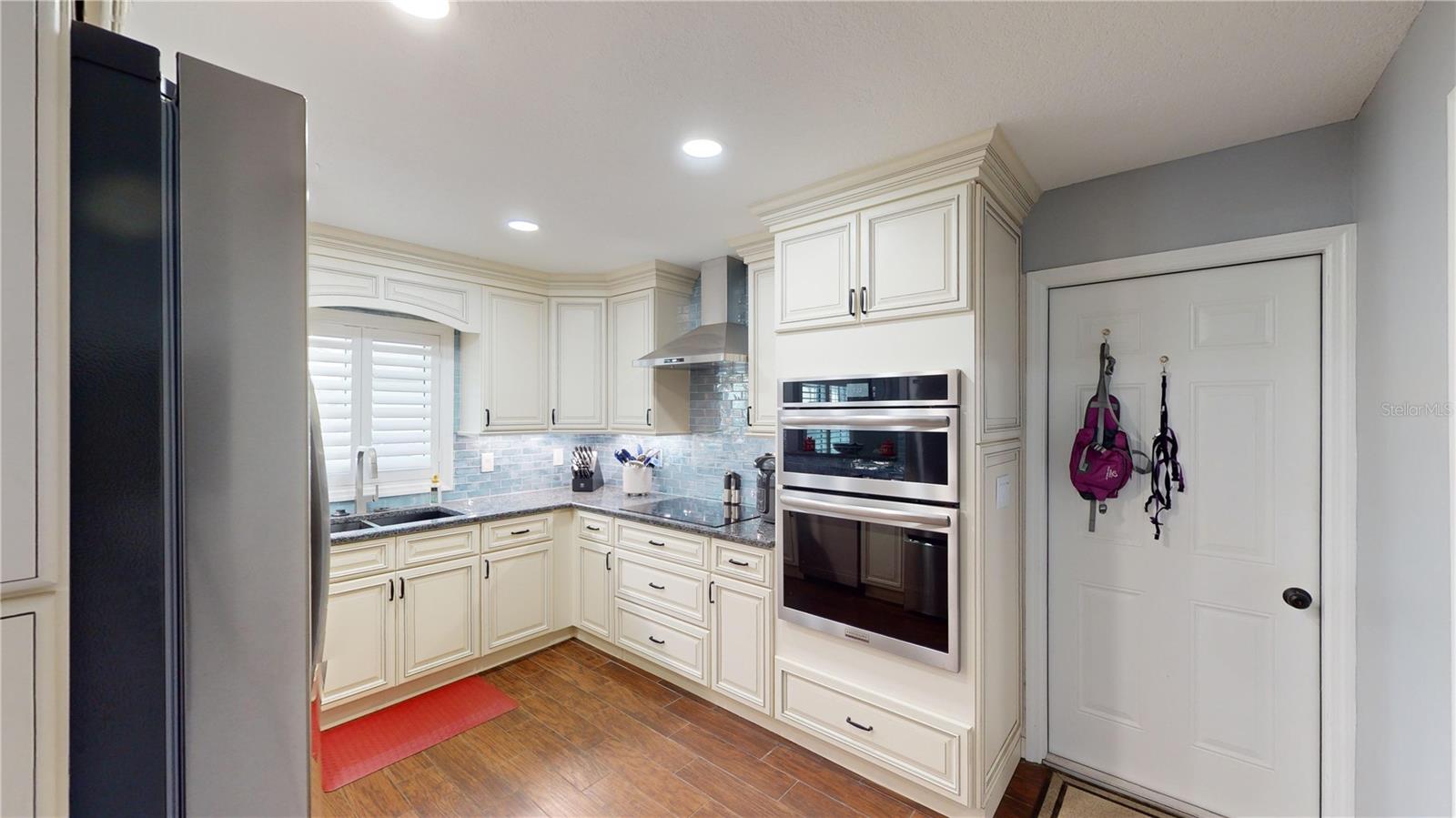 6806 PARADISE BAY WAY