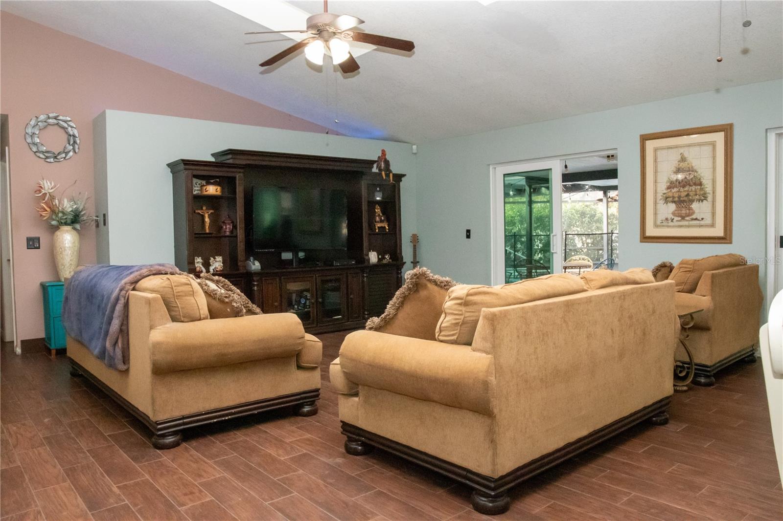 6806 PARADISE BAY WAY