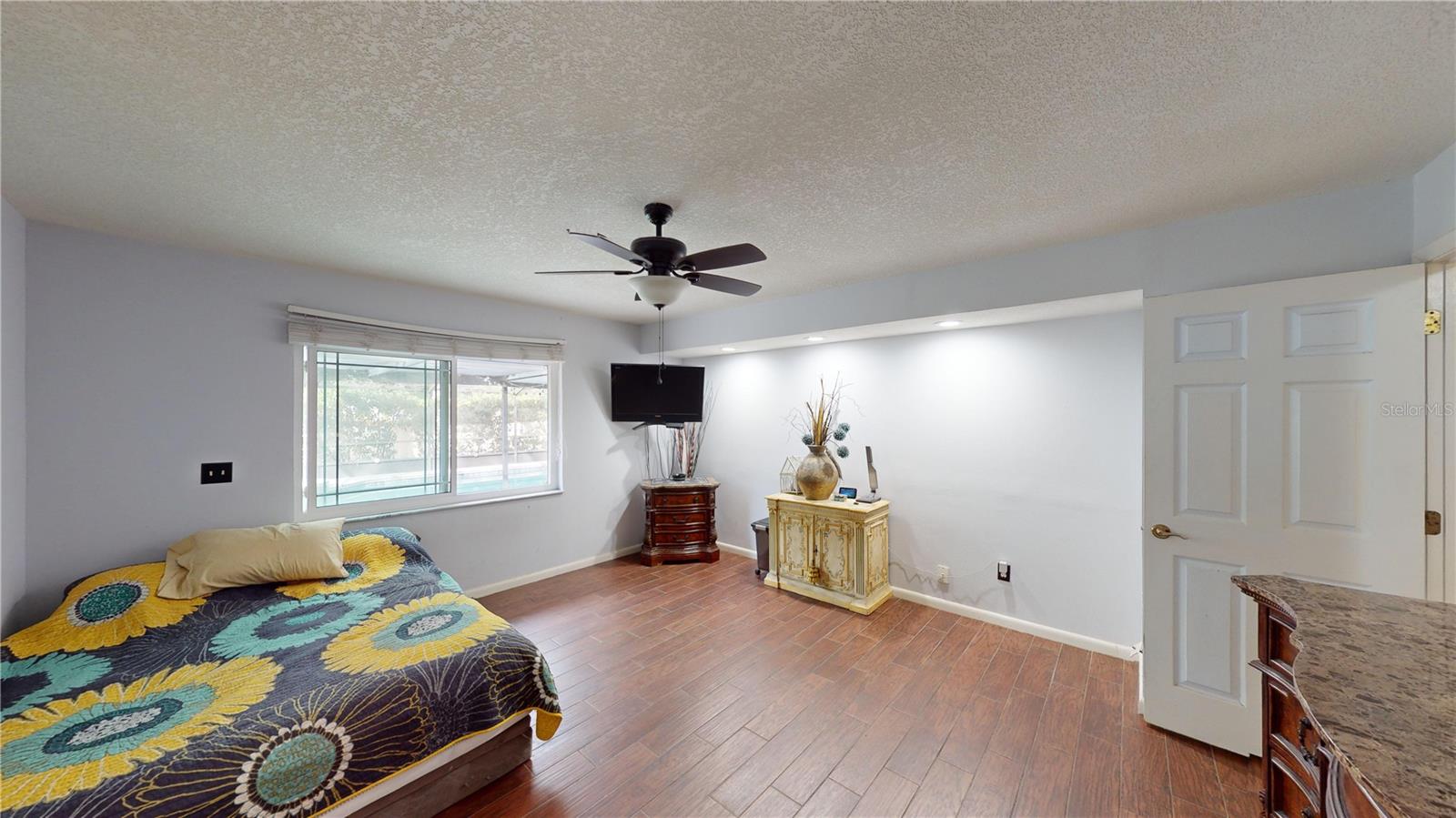 6806 PARADISE BAY WAY