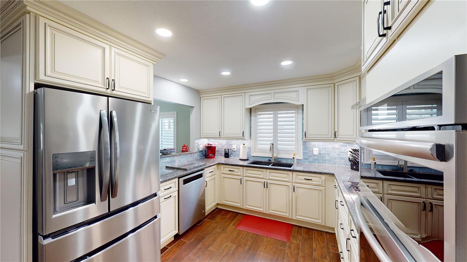 6806 PARADISE BAY WAY