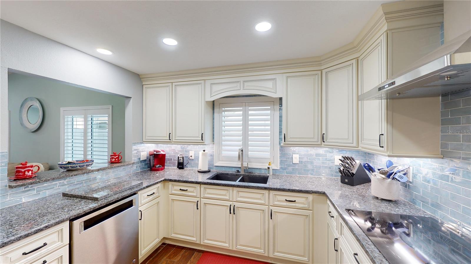 6806 PARADISE BAY WAY