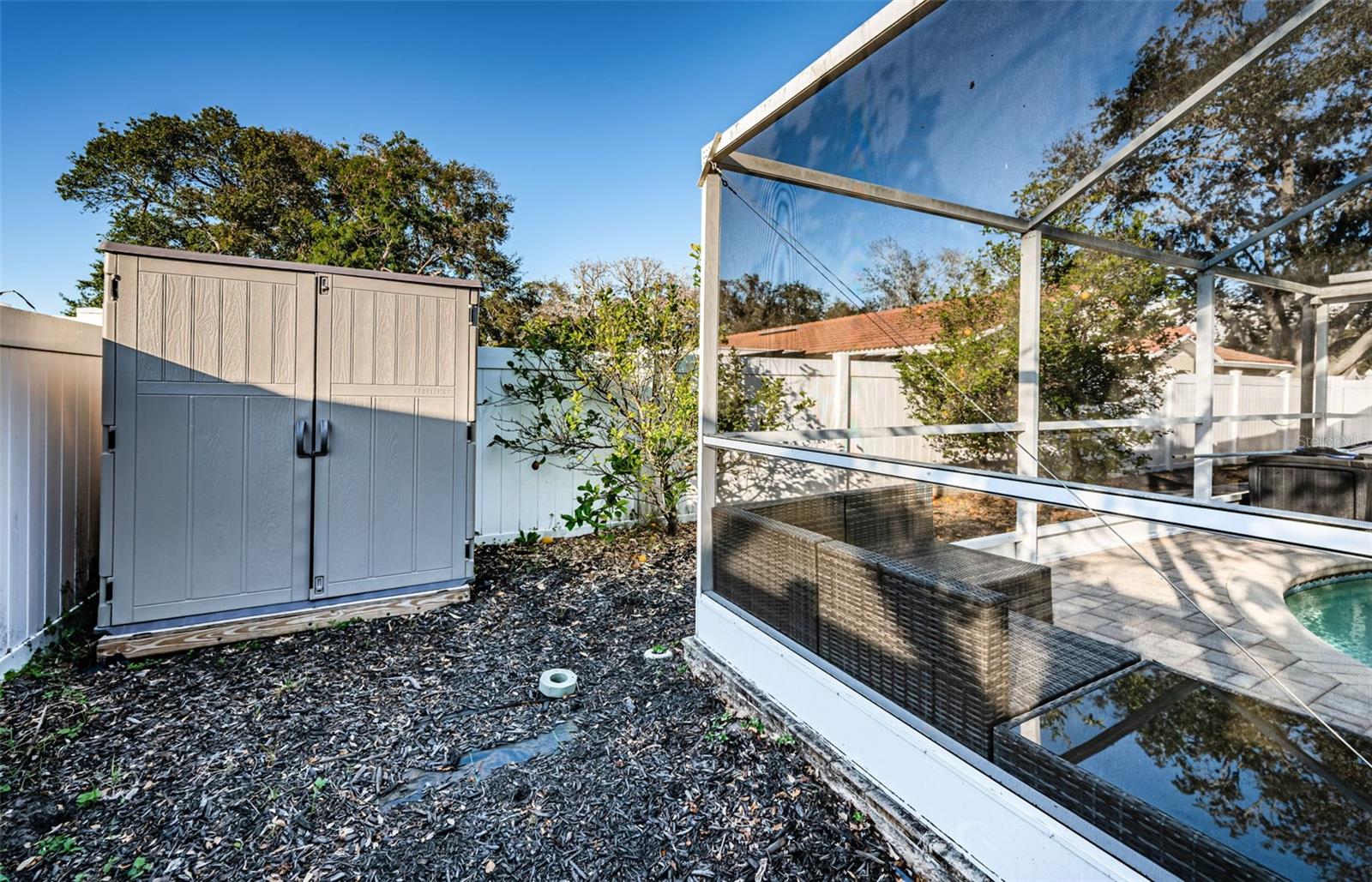 435 LAUGHING GULL LN