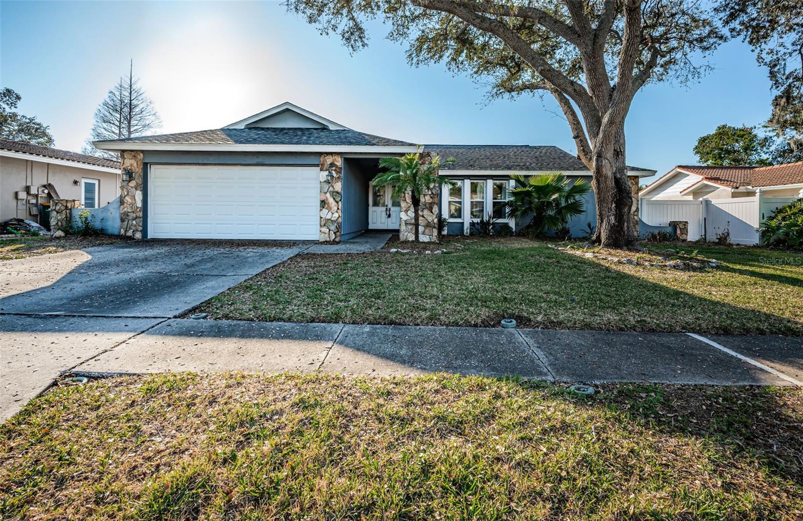 435 LAUGHING GULL LN