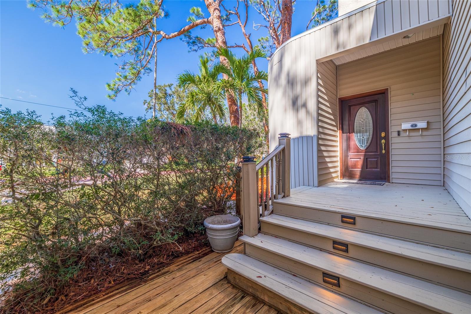 1130 SERPENTINE DR S