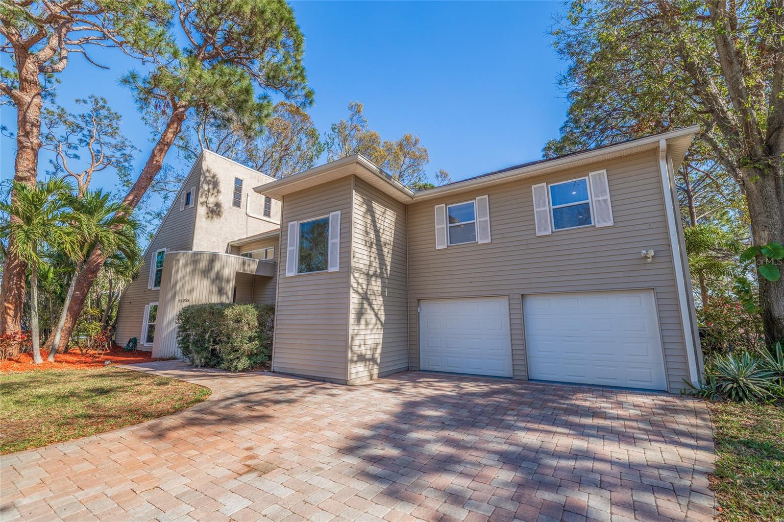 1130 SERPENTINE DR S