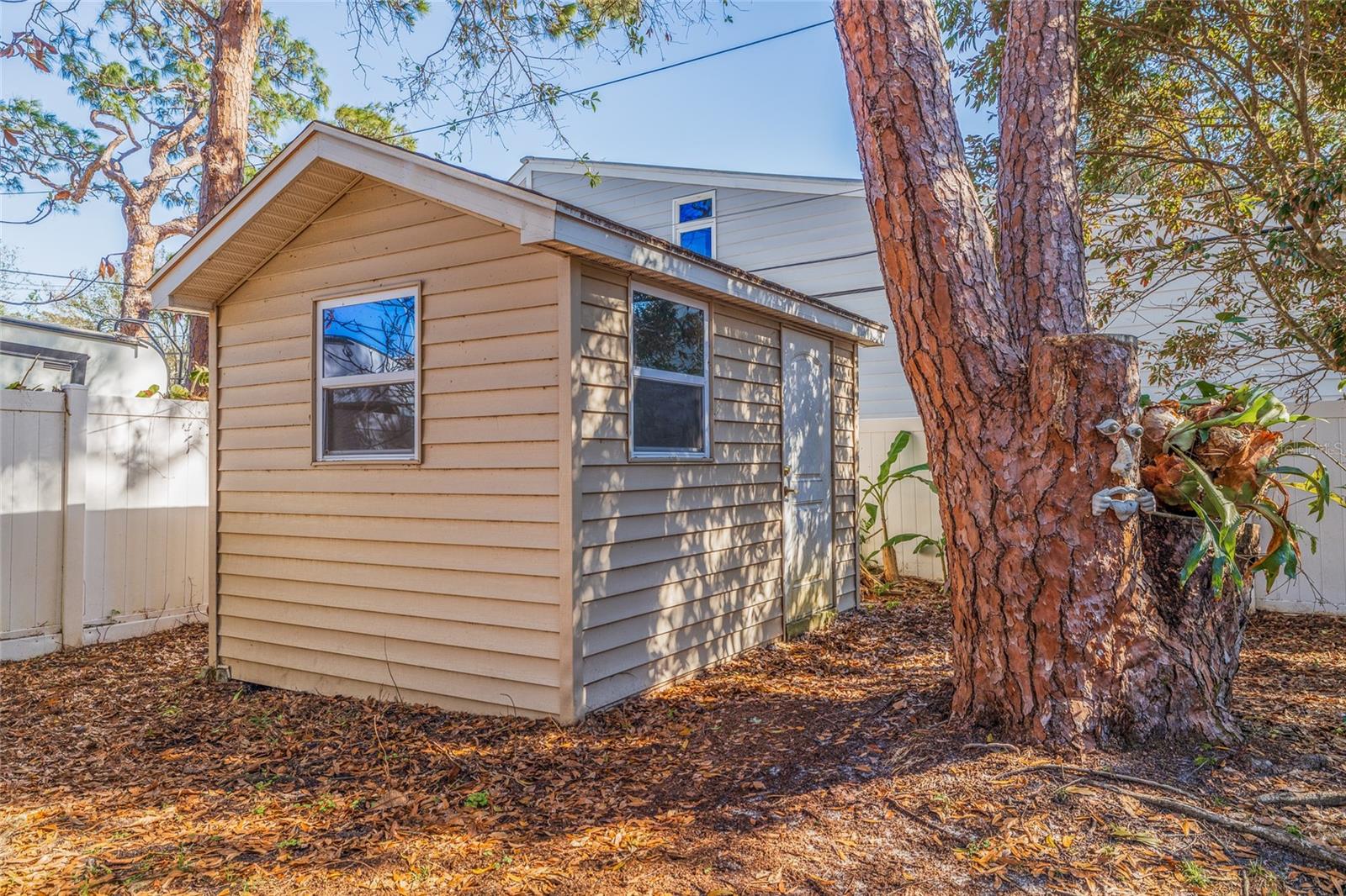 1130 SERPENTINE DR S