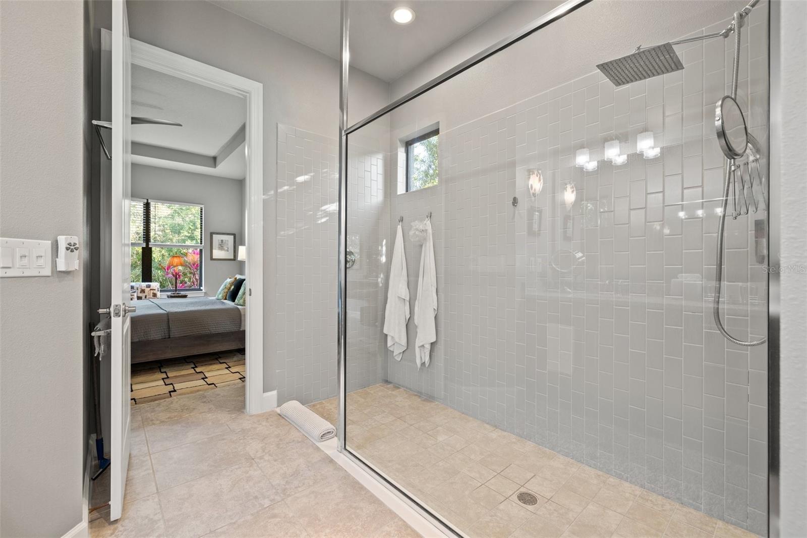 9708 HIGHLAND PARK PL